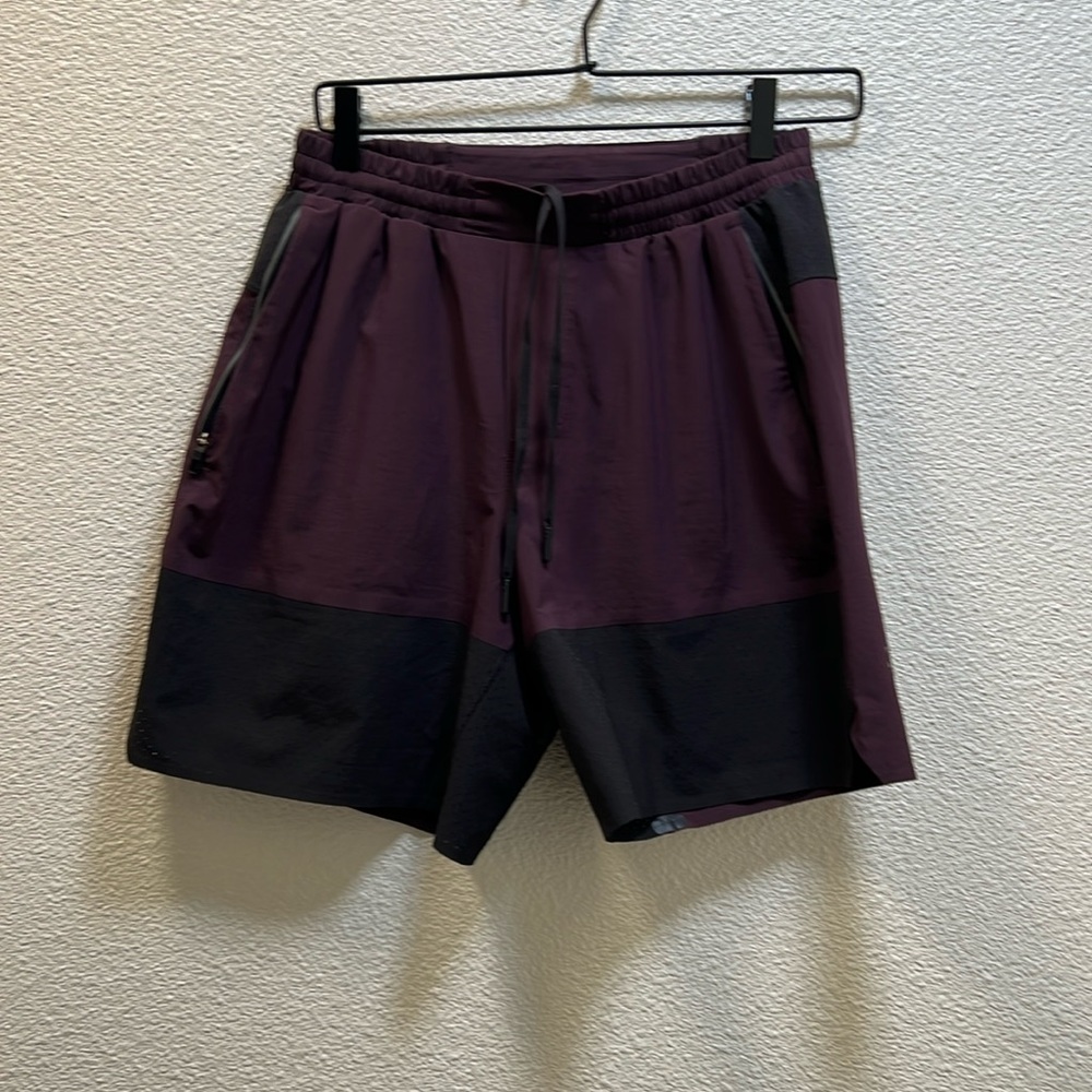Lululemon men Switch Up Short *7" Black Cherry / Black Sz Small
